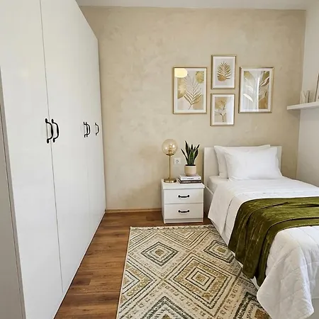 Apartmán Sunlit Corner Tirana
